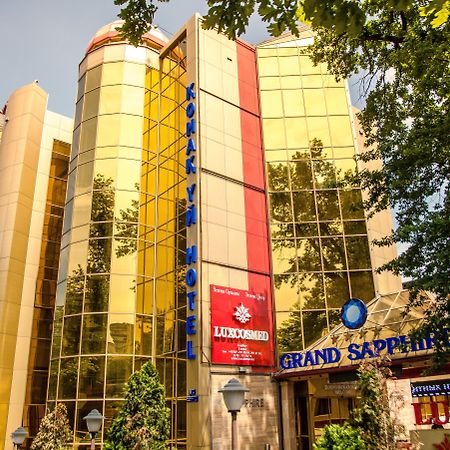 Grand Sapphire Hotel Almaty Exterior photo