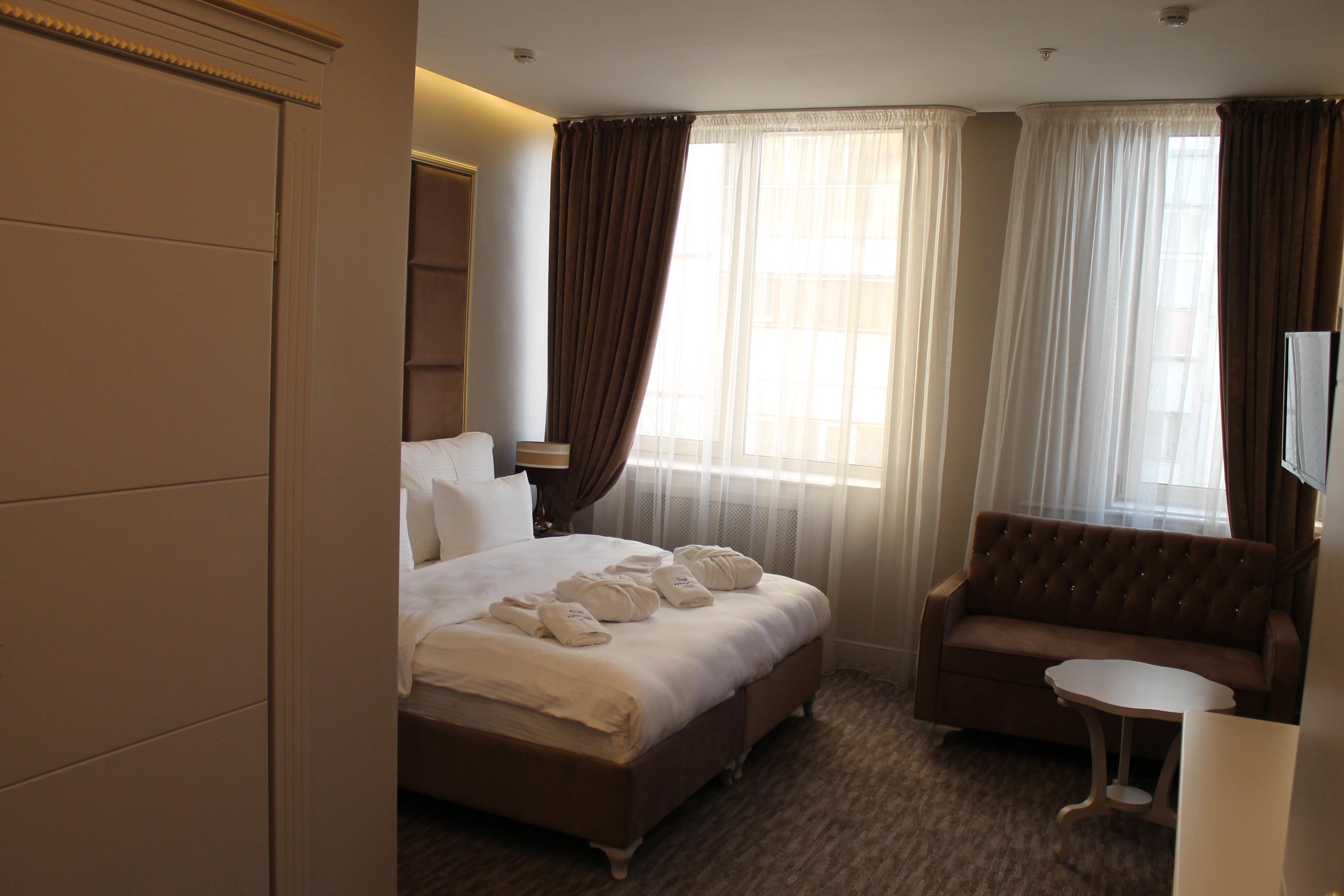 Grand Sapphire Hotel Almaty Exterior photo