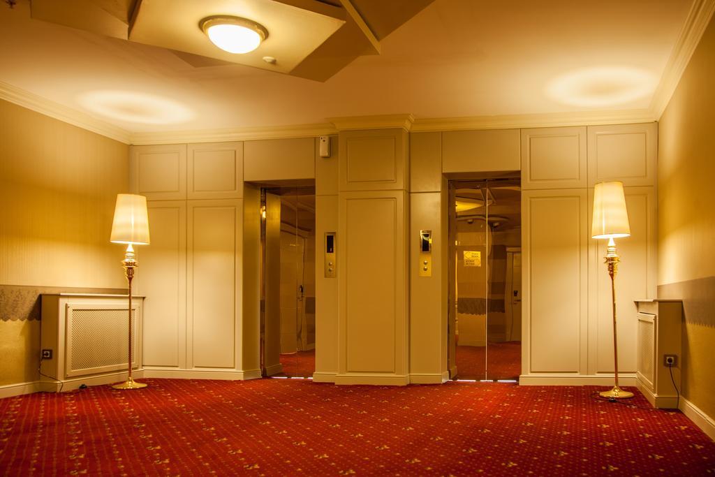 Grand Sapphire Hotel Almaty Exterior photo