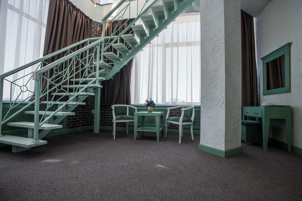 Grand Sapphire Hotel Almaty Exterior photo