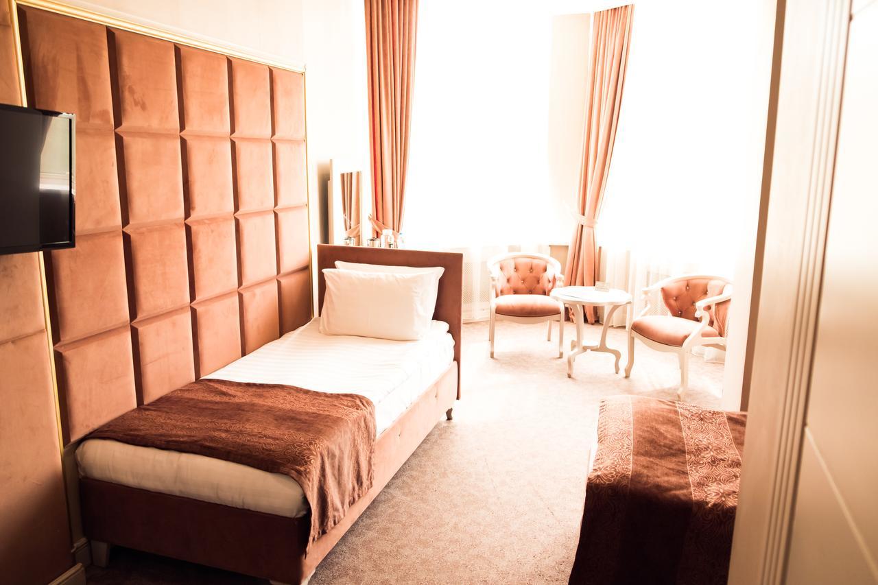 Grand Sapphire Hotel Almaty Exterior photo